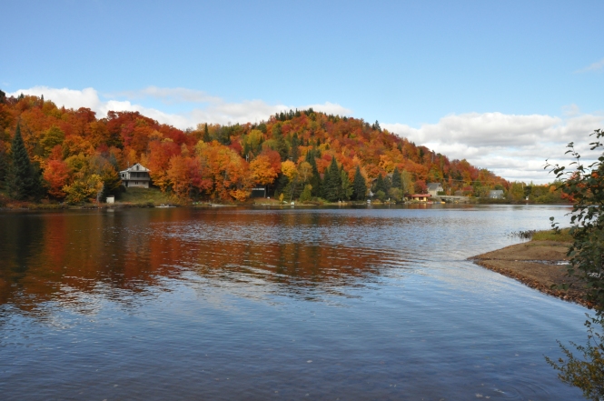 Fall foliage along the banks of Lac Saint Francois-Xavier